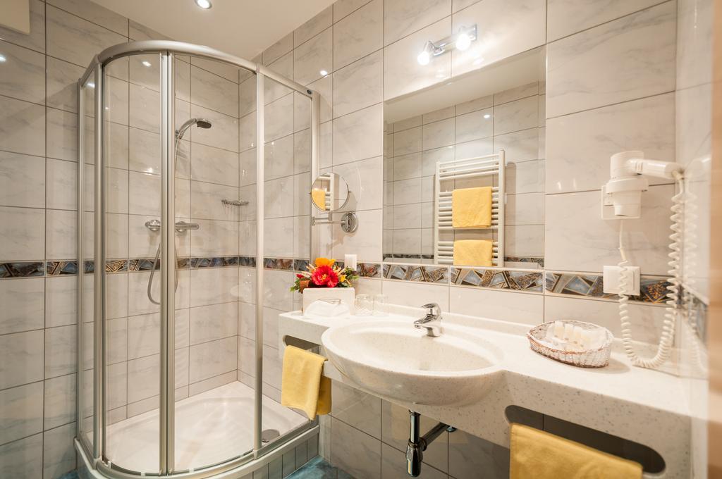 Hotel Landhof Simeter Gmbh Spittal an der Drau Room photo